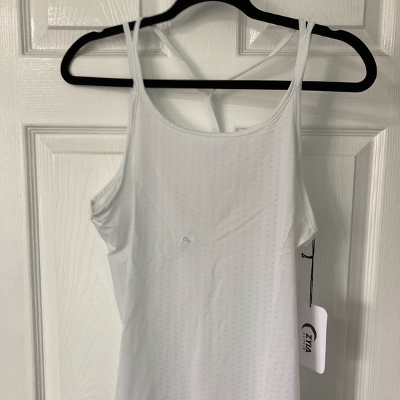 Zyia White T-Barre Tank-2 size L - Picture 3 of 5
